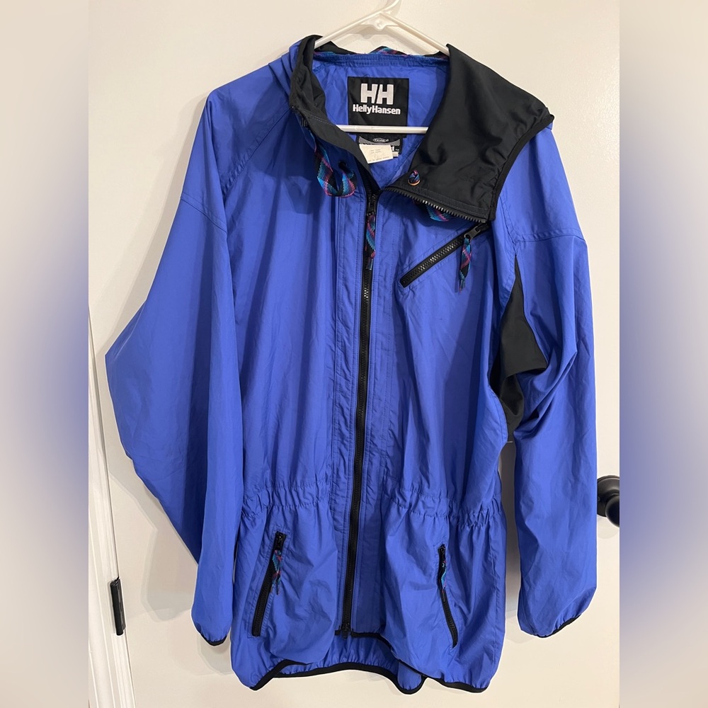Mens size medium Vintage Helly Hansen Polyester Hooded Windbreaker Please Read